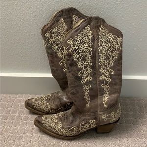 Coral Boots Size 8